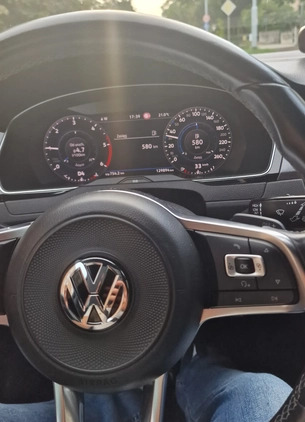 Volkswagen Passat cena 105000 przebieg: 135000, rok produkcji 2018 z Koszalin małe 407